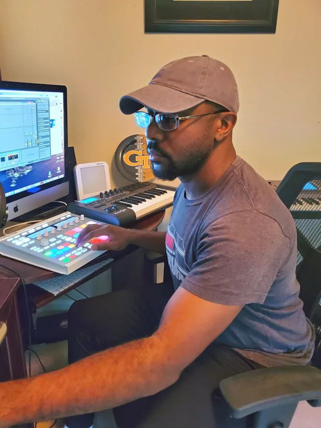 iaac-chris-craft-working-in-home-studio