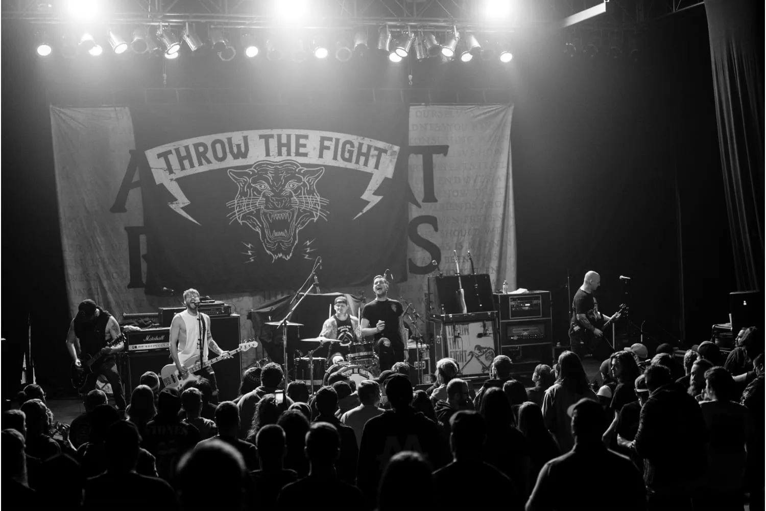 iaac-ryan-baustert-band-playing-onstage-live-on-tour-2017