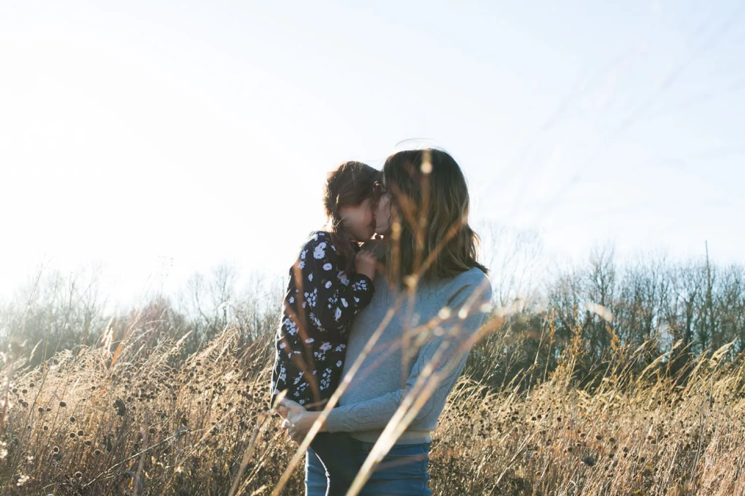 iaac-kelsey-baldwin-and-daughter-in-a-field