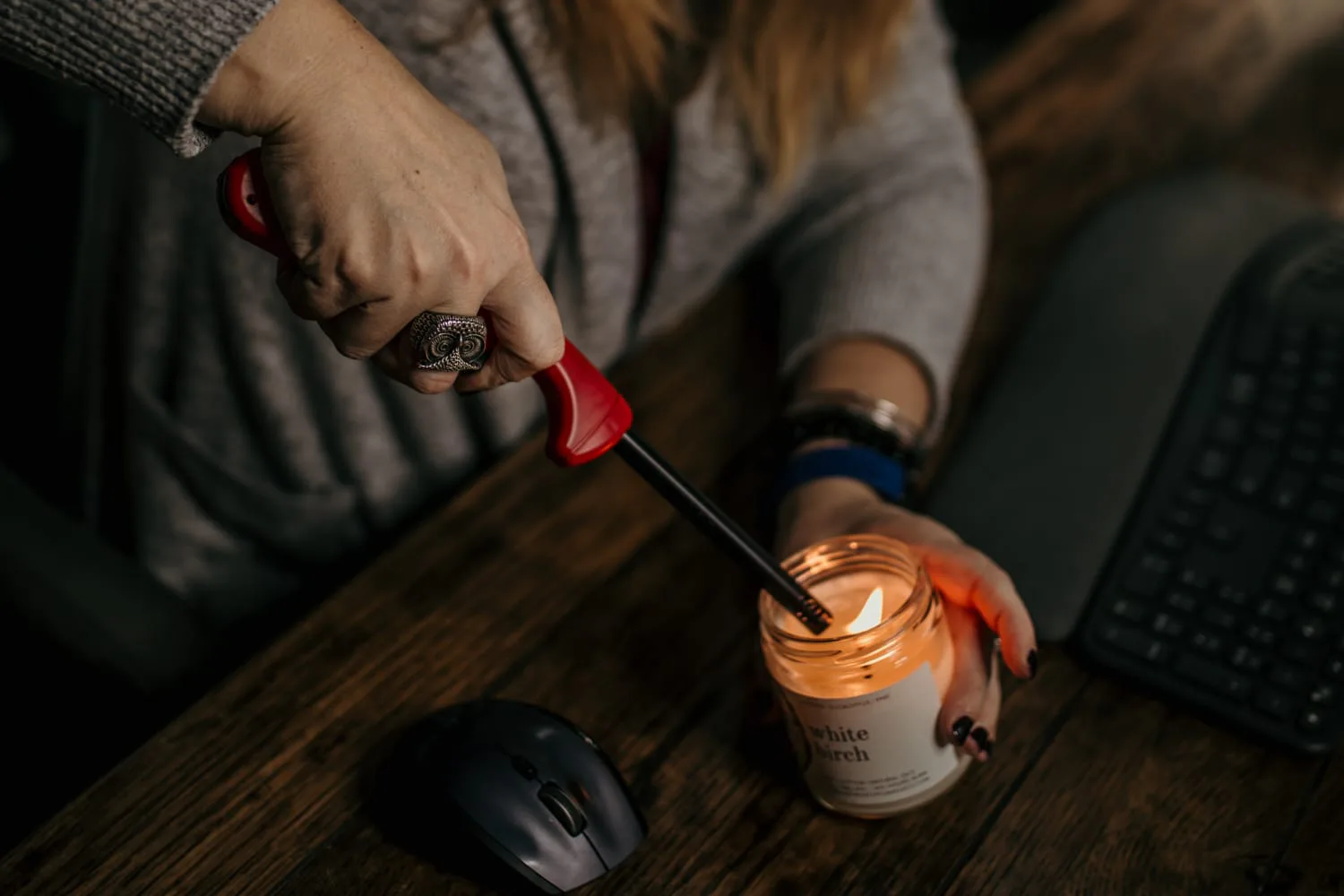 iaac-cara-chace-lighting-candle