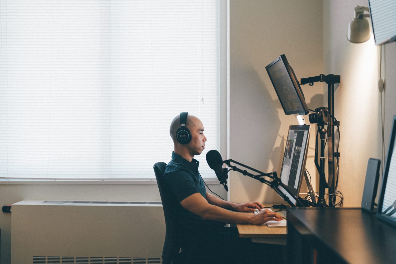 iaac-noa-kageyama-recording-in-home-office-studio