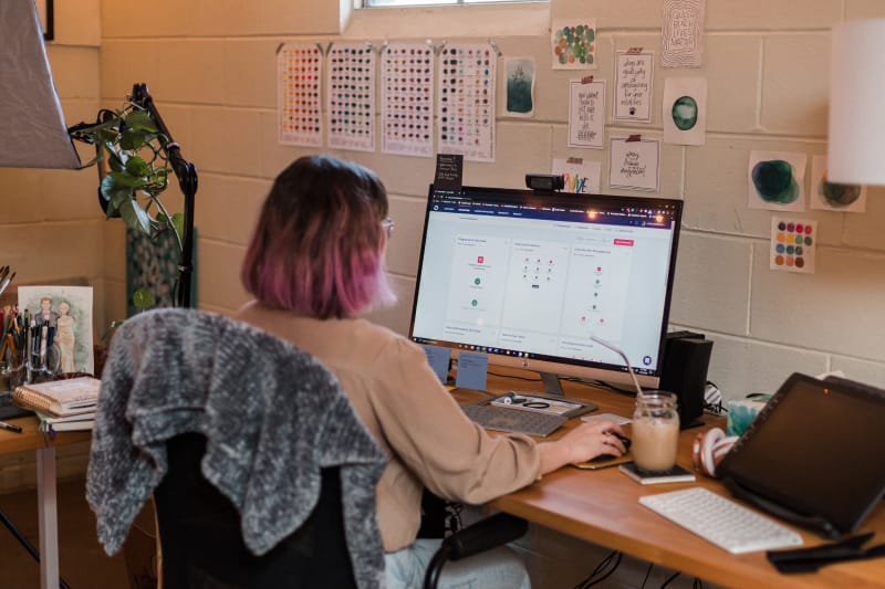 iaac-shelby-abrahamsen-working-in-studio