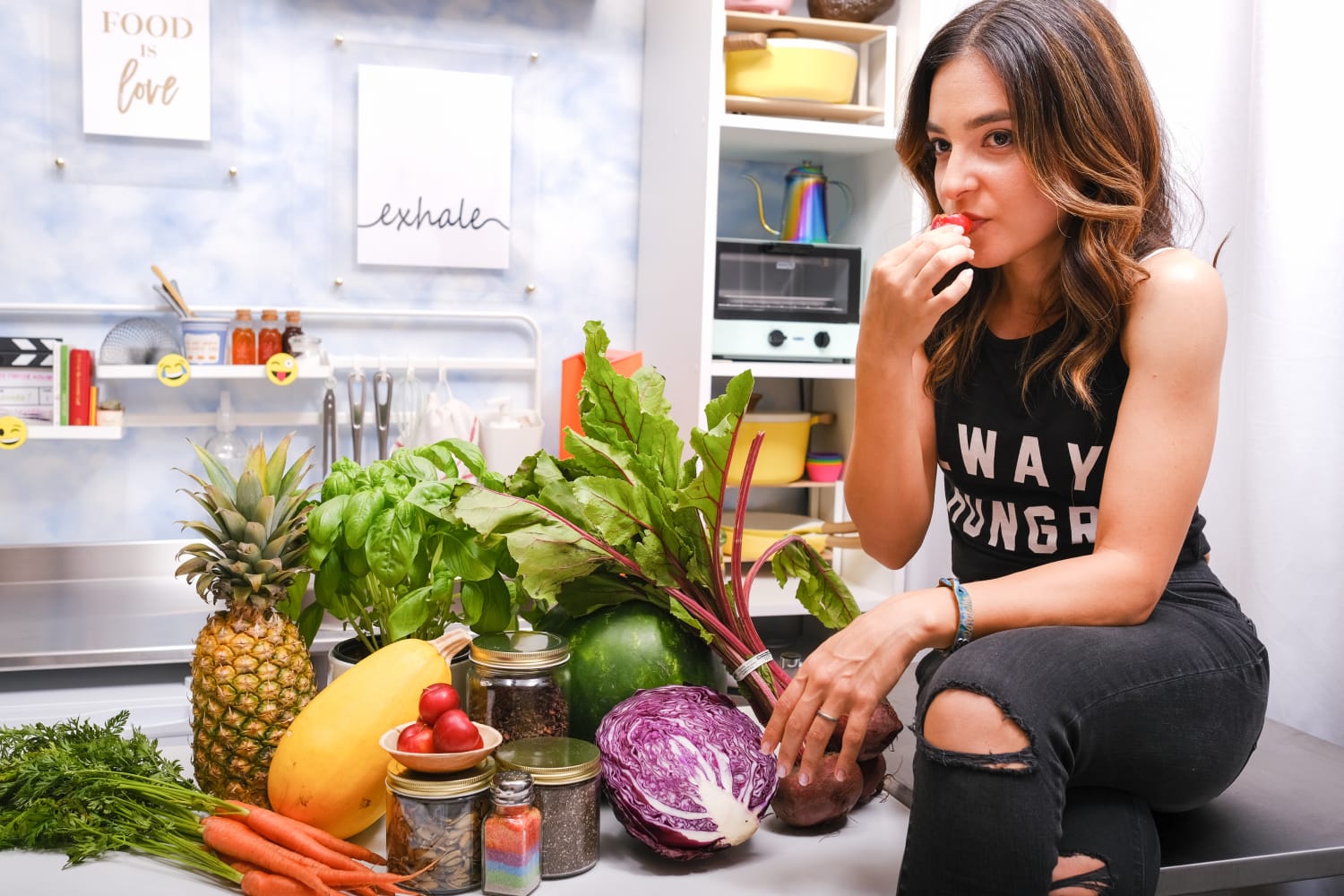 iaac-daniella-malfitano-with-vegtables-in-kitchen-studio