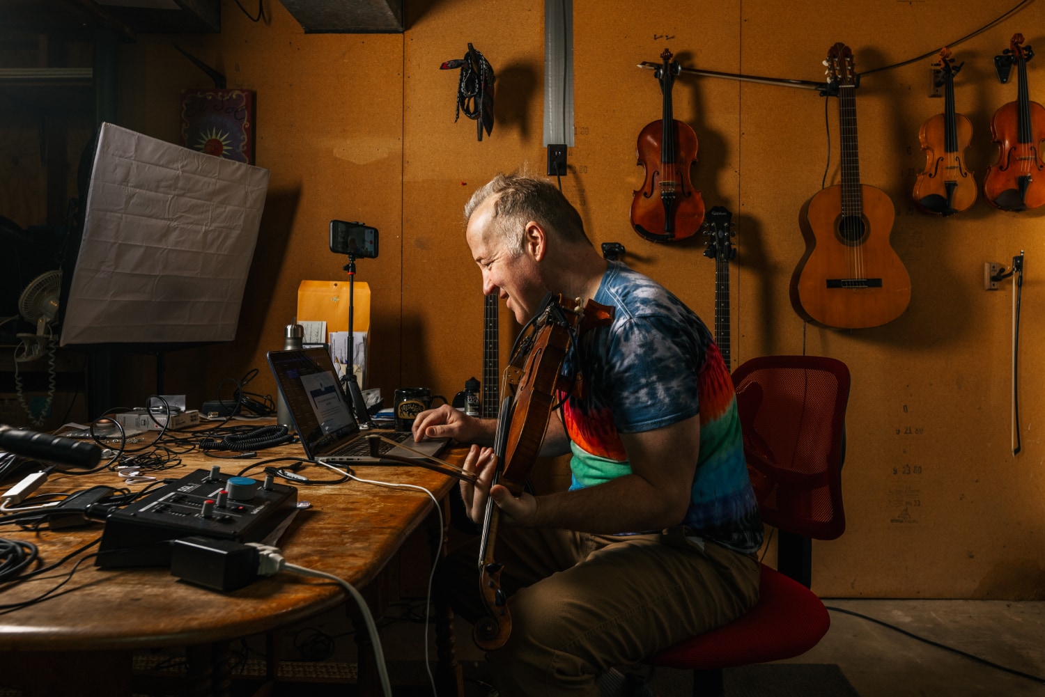 Chris Howes - Creator Profile