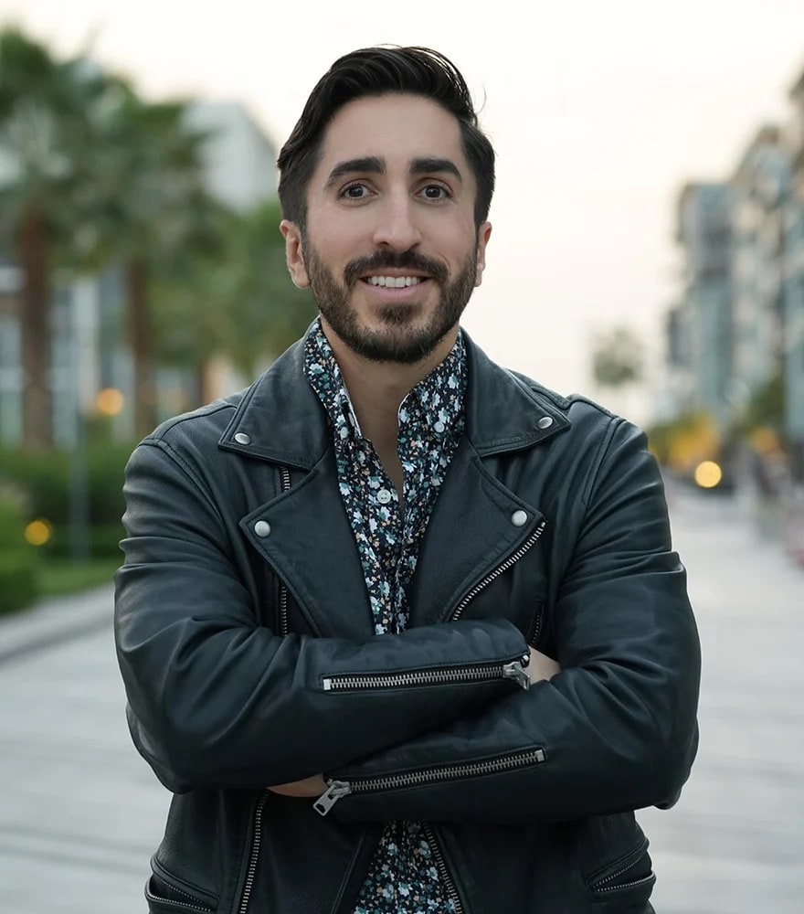 Navid  Moazzez