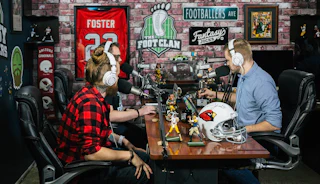 How these Fantasy Football podcasters use Patreon and create digital products to run a successful creator business