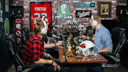 How these Fantasy Football podcasters use Patreon and create digital products to run a successful creator business